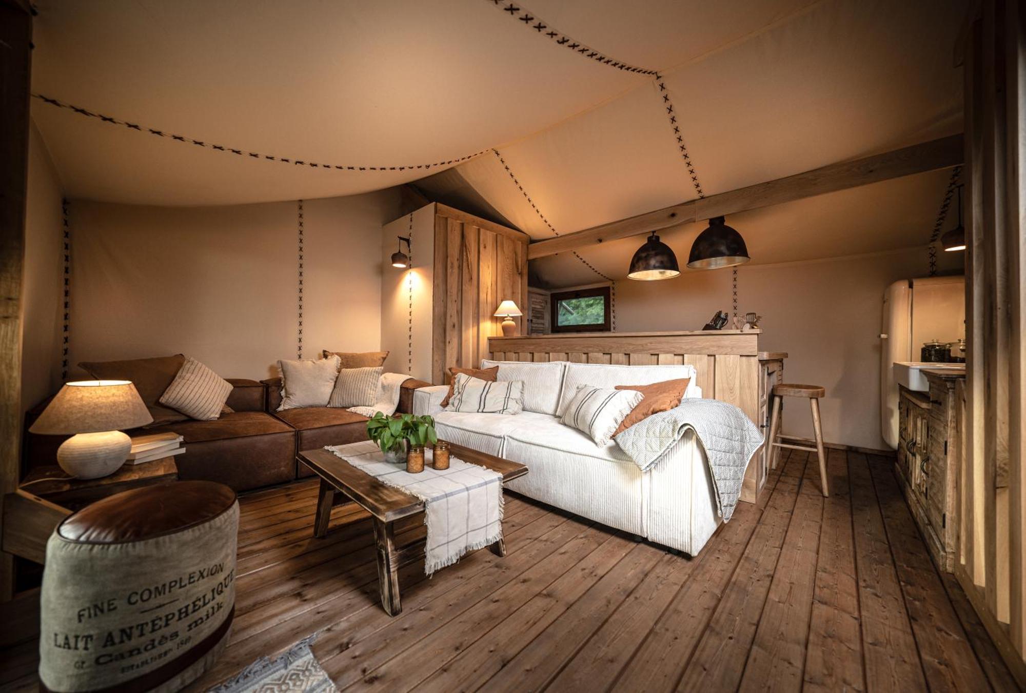 Urzeka Hotel Drzewce  Ngoại thất bức ảnh